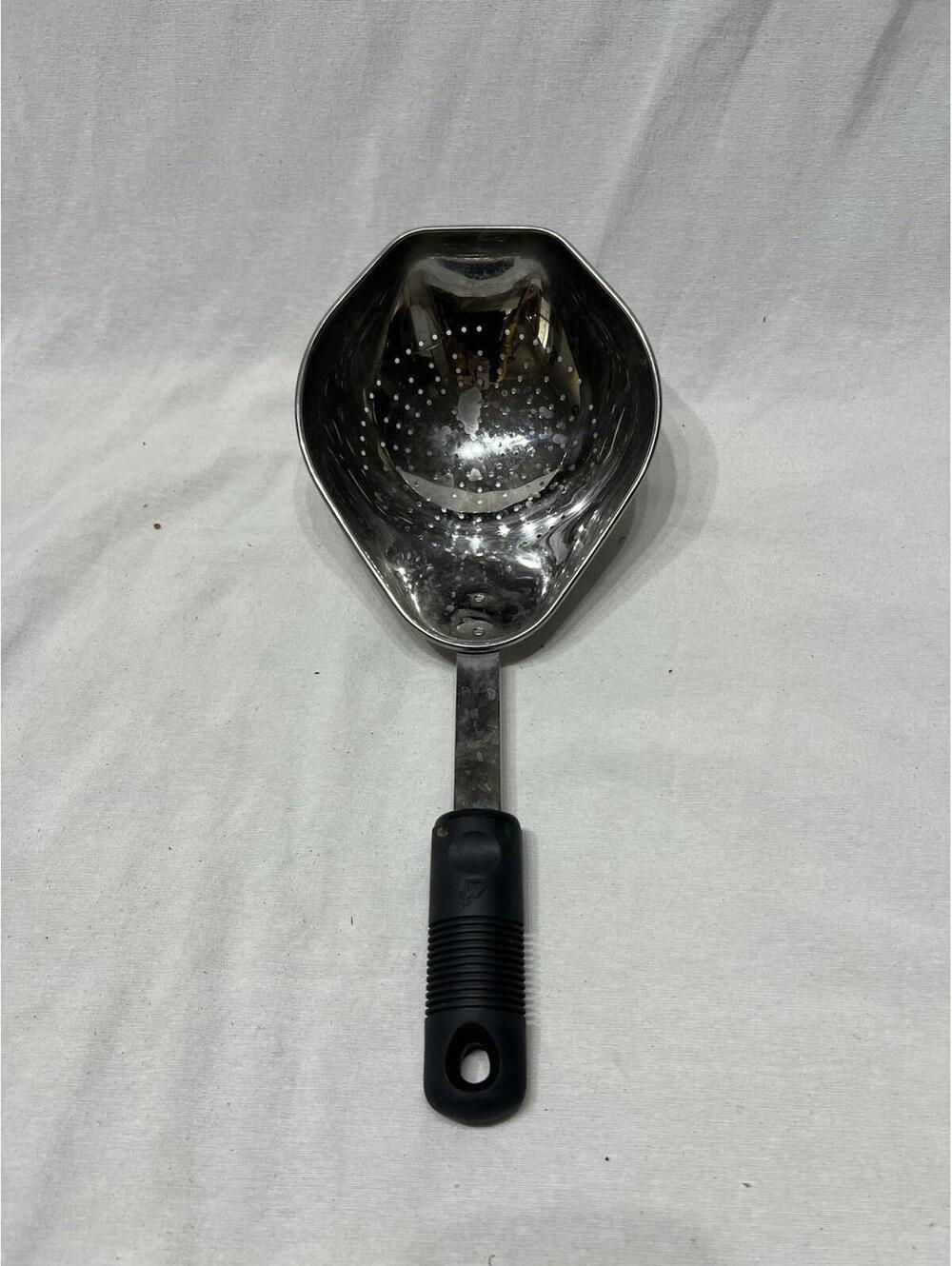 Stainless Steel Colander Handle 16 “Strainer/Dipper Scoop pasta Farberware Large